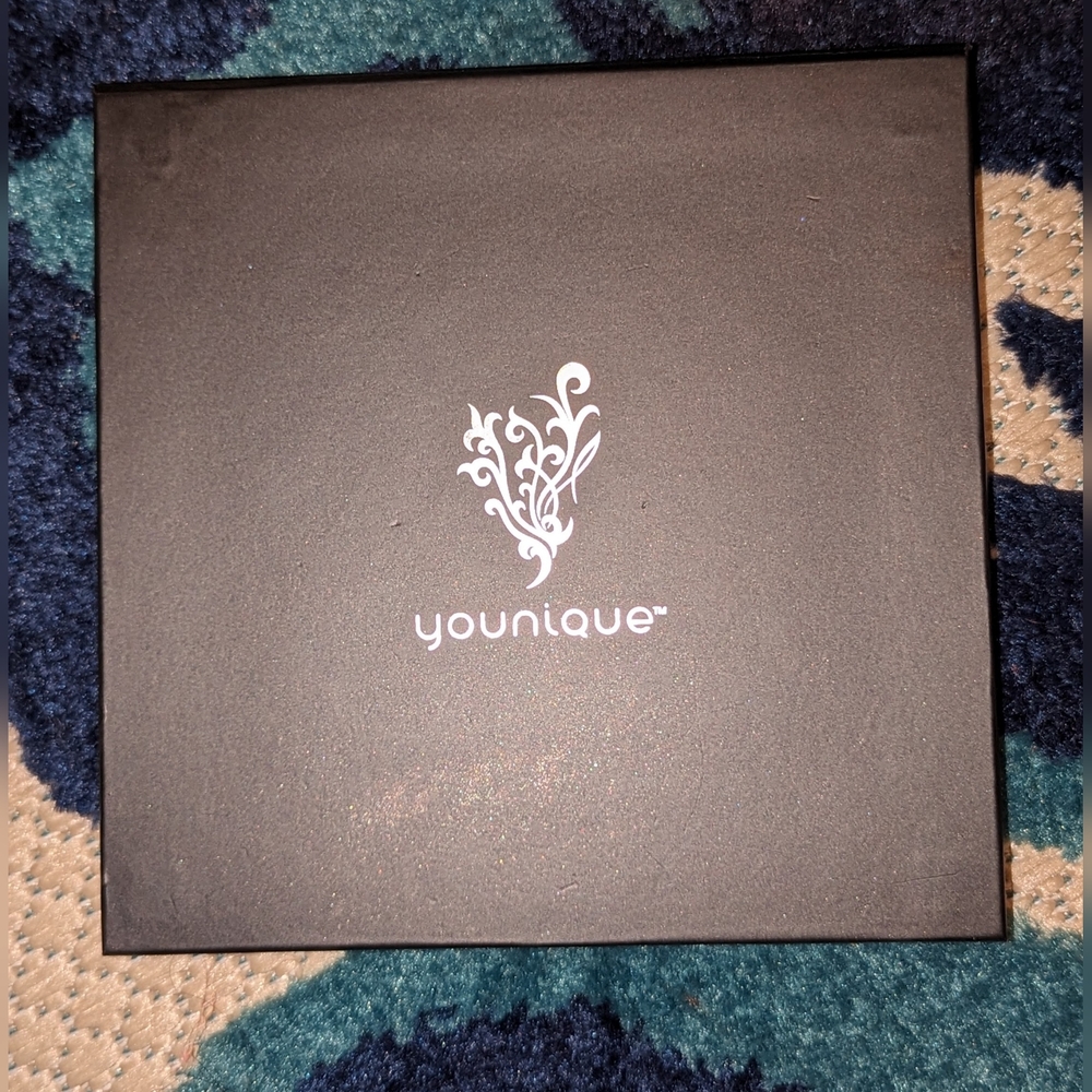 22 Younique eye shadow's